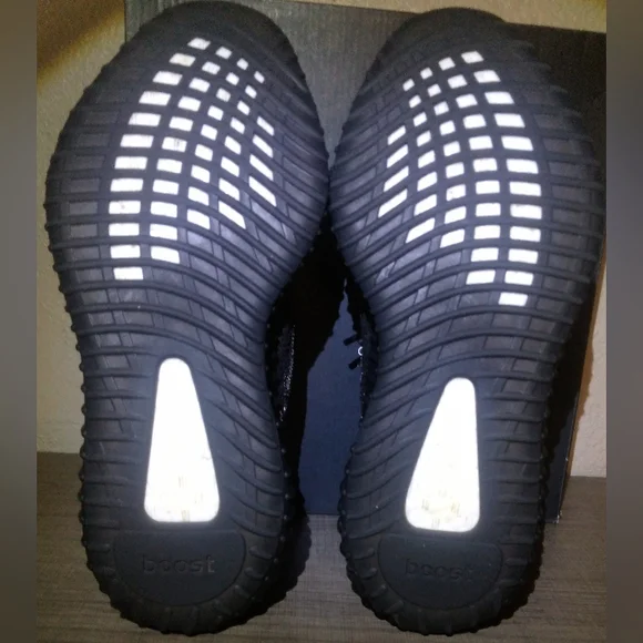 --Adidas-- "Yeezy Boost 350 V2" (MX Rock).... like new - Picture 7 of 9